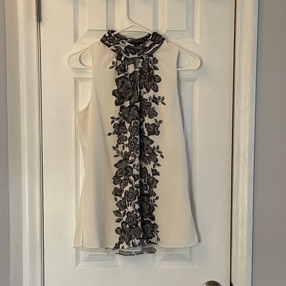 White House Black Market Black and White Floral Top